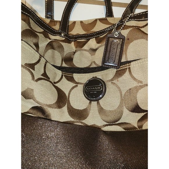 Coach diaper bag Decent Shape Stain On Bottom - Picture 2 of 3